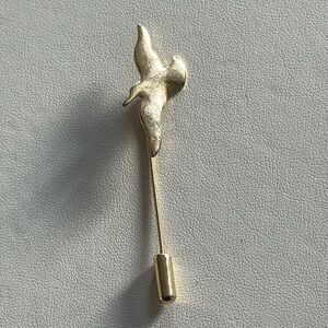 Vintage bird/seagull hat, pin, or lapel pin